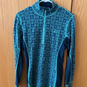 Kari Traa half zip first layer top, 100% Merino Wool. Beautiful pattern